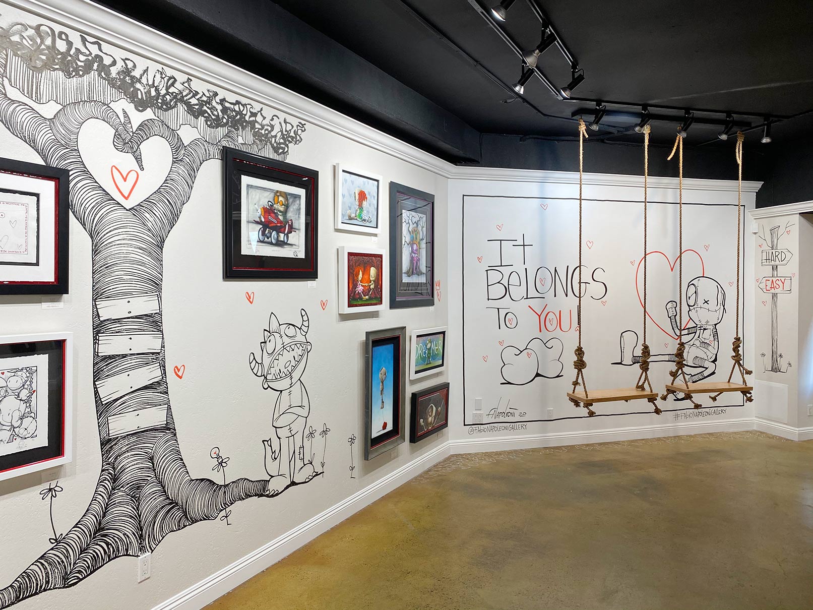 Photos of the Gallery • Laguna Beach
